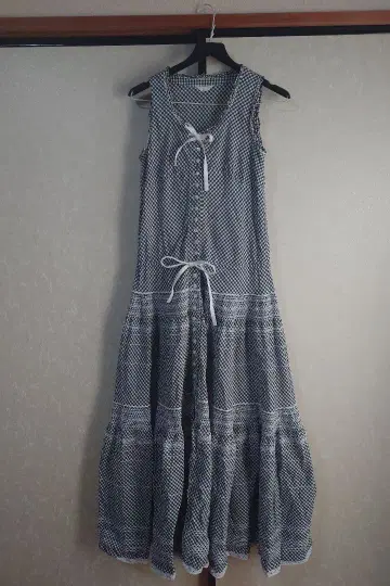 핑크하우스 깅엄 체크 슬리브리스 원피스