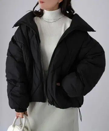 블랙 퀼팅 다운 자켓