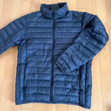 UNIQLO 블랙 라이트 다운 자켓