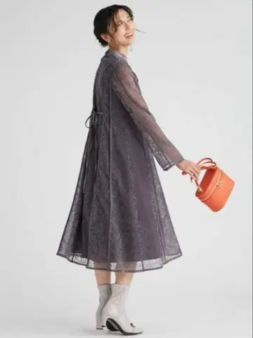 새상품 CELFORD 플로키 프린트 파이핑 원피스