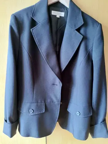 다크 블루 테일러드 자켓