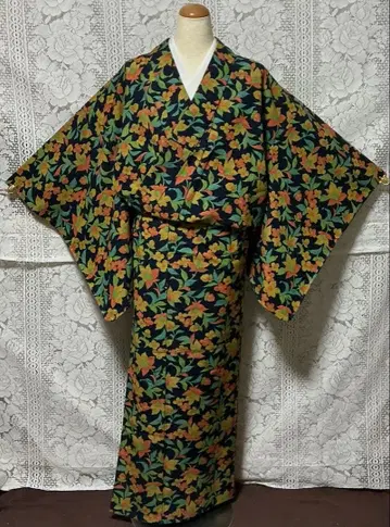 [거의 미사용] 울 기모노 꽃무늬 울 일부 교육용 실 부착