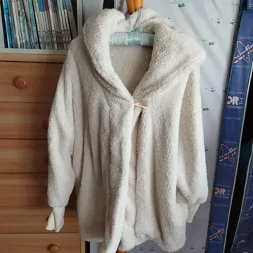 후드 부착 플리스 자켓 화이트