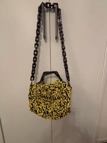 HVISK 스팽글 장식의 숄더백