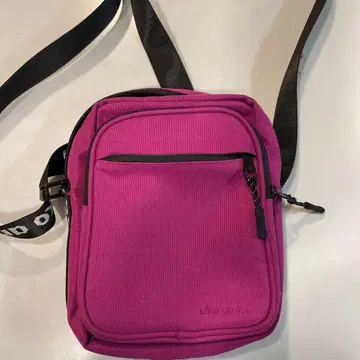 niko and 숄더백 내 포켓 부착