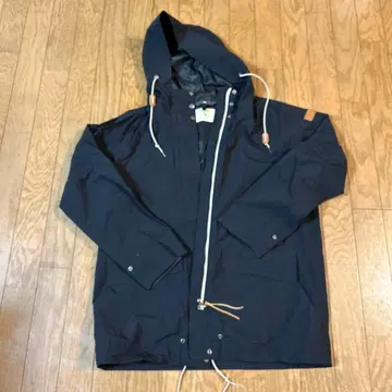 AIGLE 후드 부착 마운틴 후드티 36