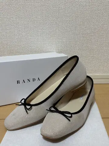 [RANDA] 글리터 베이지 플랫슈즈 24.5cm