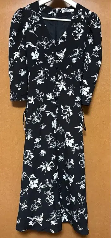 SNIDEL 꽃무늬 롱 원피스 긴팔 V넥 사이즈 1 M