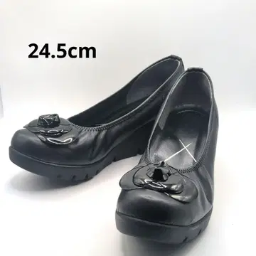 블랙 리본 모티브 웨지힐 펌프스