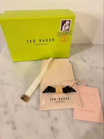 TED BAKER 리본 포함 패스 케이스