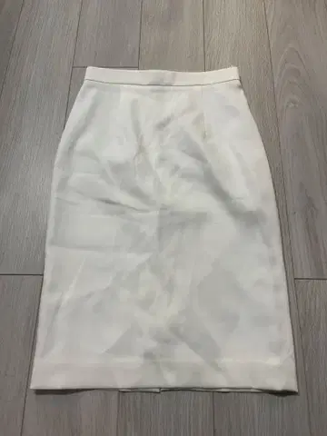 핑키 다이앤 타이트 스커트 무릎 기장