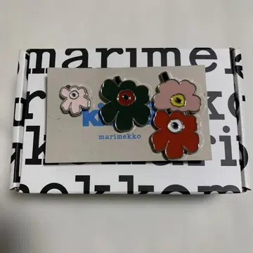 marimekko 꽃 모티브 브로치 3개 세트