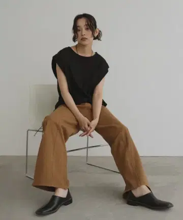 패널 디자인 트윌 팬츠 카멜