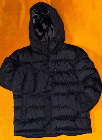 UNIQLO 블랙 다운 자켓 후드 부착