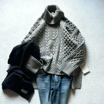 미사용 새상품 맥피 울 케이블 터틀넥 풀오버 니트