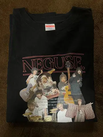 헝클어진 머리. 그래픽 T셔츠 블랙 XL 사이즈