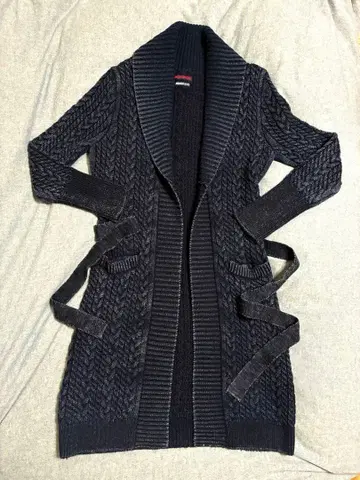 인디고 염색 BLUE/BLUE 케이블 니트 할리우드 런치