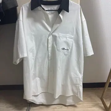 화이트/블랙 피케 셔츠