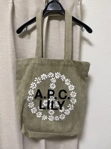 A.P.C. 한정판 토트백 카키 꽃무늬