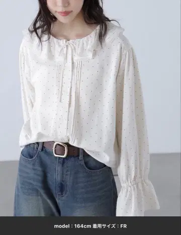 프릴 칼라 블라우스