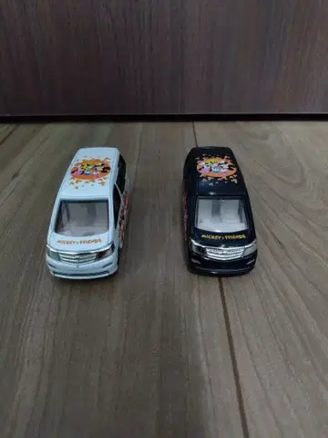 디즈니 미키 캐릭터 미니카 토미카 알파드 2대