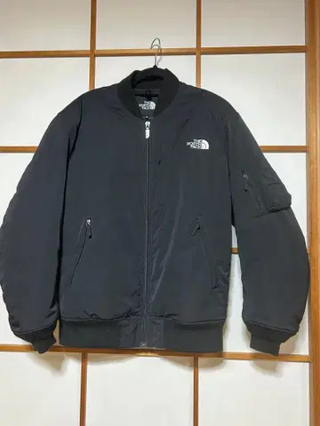 THE NORTH FACE 블랙 MA-1 봄버 자켓