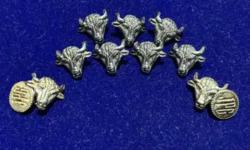 Jean Paul Gaultier bulls 소 버튼 커프스 고르체