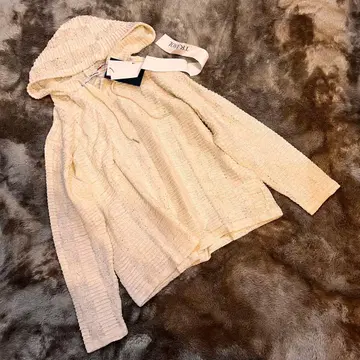 새상품 TRANOI 후드 부착 니트 스웨터 아이보리