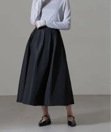 NANO universe 랜덤 턱 플레어 스커트