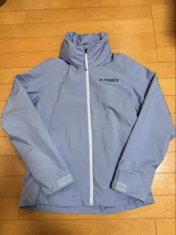 adidas TERREX 나일론 자켓 라벤더 색상