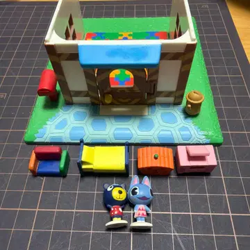 컬러풀한 피규어 세트