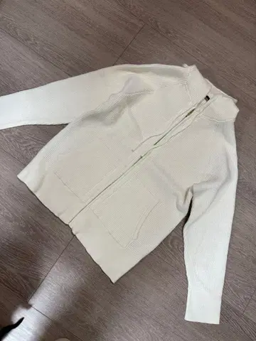 (최종 가격 인하) 새상품 화이트 풀 집업 니트 스웨터 사이즈 1