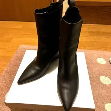 ZARA 블랙 사이드 고어 부츠 스틸레토