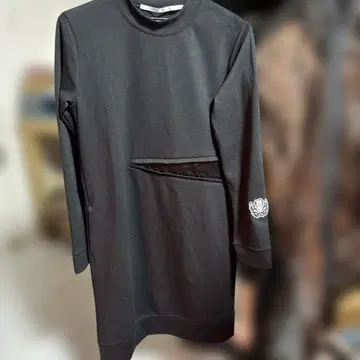 마사고의 블랙 원피스입니다.