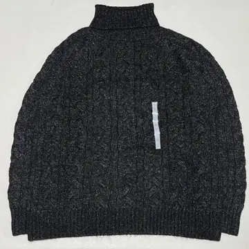 새상품 미사용 GU 터틀넥 케이블 니트 스웨터 지유
