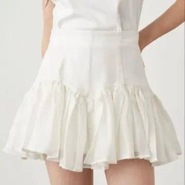 SNIDEL 스나이델 오간 프릴 숏 팬츠 아이보리 사이즈 0