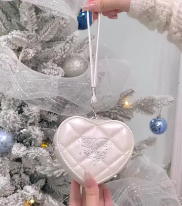 Flower Knows 하트형 케이스 2025 크리스마스 한정판 백