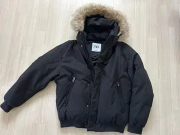 ZARA 블랙 다운 자켓 퍼 포함