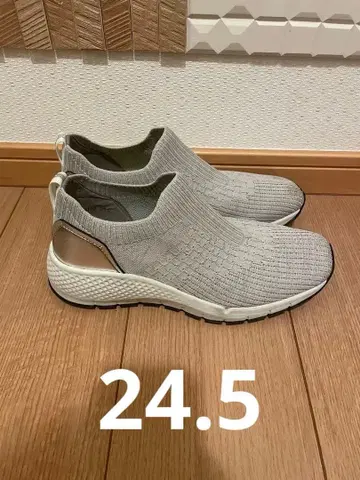 PUMA 그레이 슬립온 스니커즈