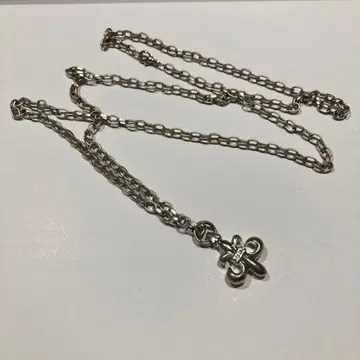 실버 플뢰르 드 리스 목걸이