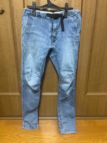 라이트 블루 조거 팬츠