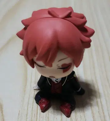 트위스테 어깨 쿵 피규어 에이스