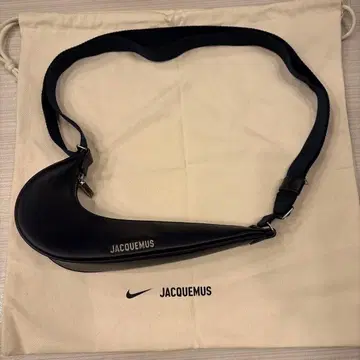 JACQUEMUS x NIKE 바디백 네이비