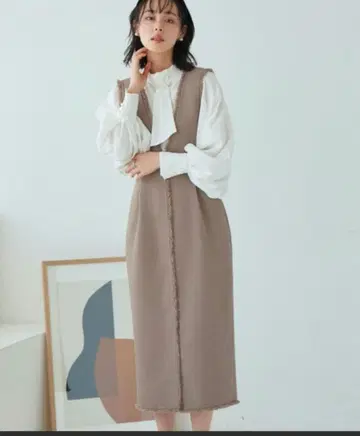 루이루에 타이 펄 체인 볼륨 소매 블라우스 & 트위드 오버롤 스커트