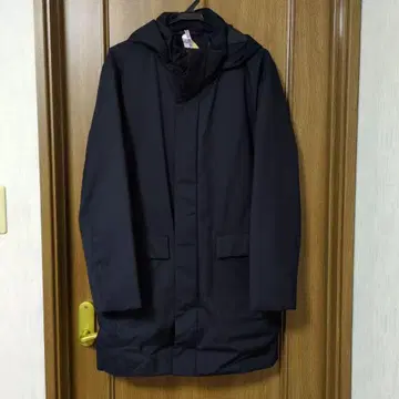 유니클로 하이브리드 다운 코트 점퍼 남성용 M