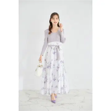 허리 리본 장식 파워 숄더 리브 니트 x 플라워 프린트 원피스