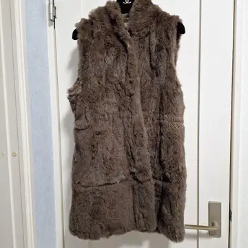 ALLEGREZZA 후드 부착 브라운 퍼 베스트