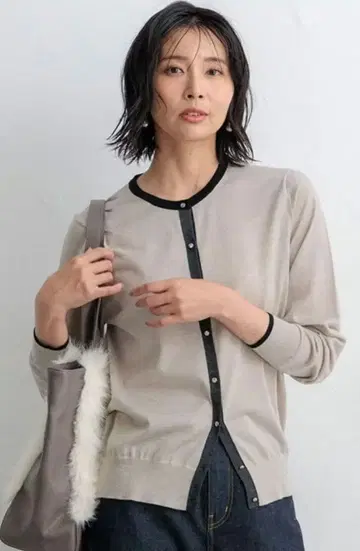 [새상품급] 23구 [세탁 가능] 바이컬러 가디건