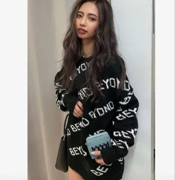 [택 포함 새상품] GYDA BEYOND 로고 니트 스웨터 블랙 긴팔