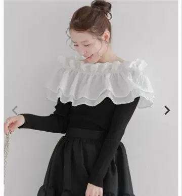 fitmore 자카드 숄더 프릴 리브 니트